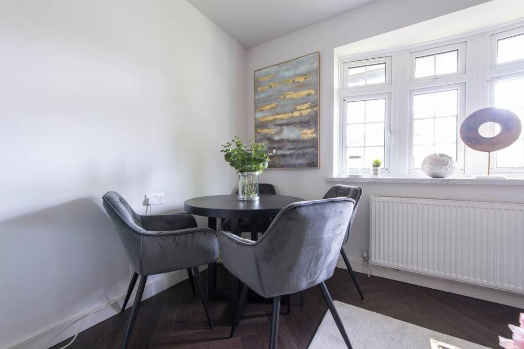 2 Bedroom Modern Urban Sanctuary 1Cc - Cherrydeal لندن المظهر الخارجي الصورة