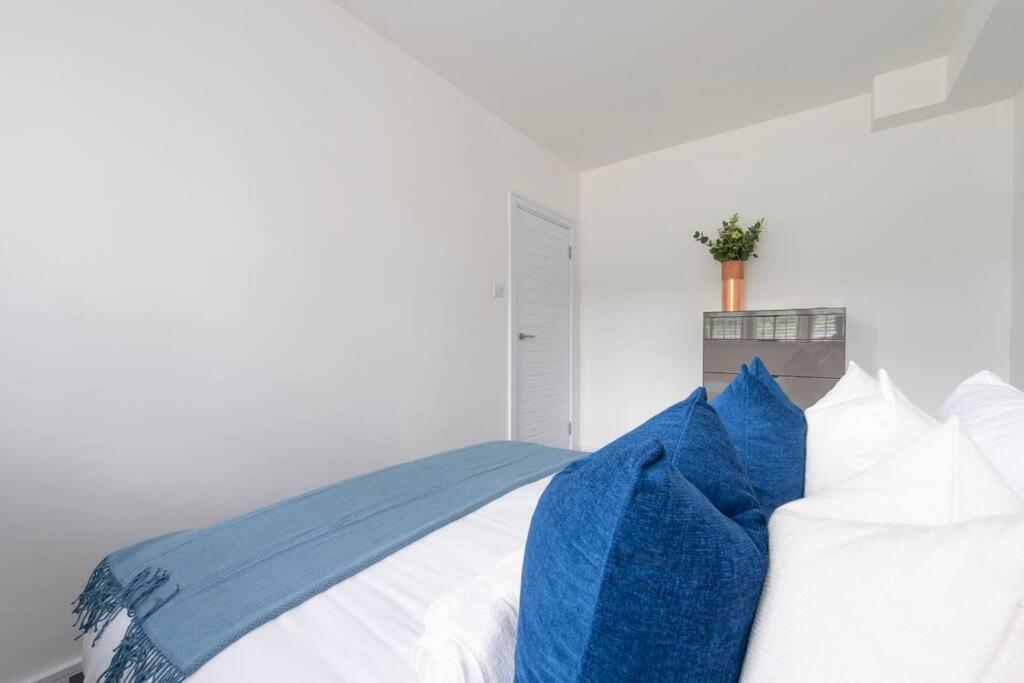 2 Bedroom Modern Urban Sanctuary 1Cc - Cherrydeal لندن المظهر الخارجي الصورة