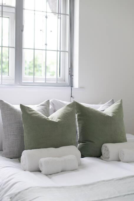 2 Bedroom Modern Urban Sanctuary 1Cc - Cherrydeal لندن المظهر الخارجي الصورة
