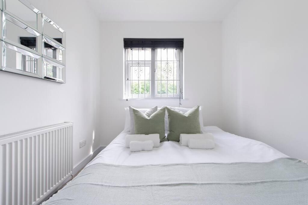 2 Bedroom Modern Urban Sanctuary 1Cc - Cherrydeal لندن المظهر الخارجي الصورة